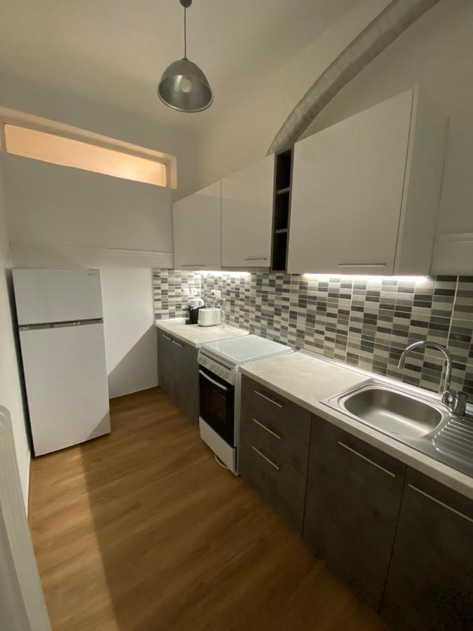 Stylish Urban Apartment By Yha Athens Exterior photo